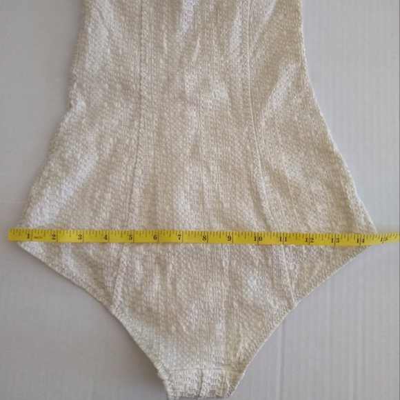 Lisa Marie Fernandez 🔥 White/Sand Seersucker Textured Cutout One Piece Sz Sm. - Picture 9 of 14